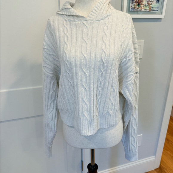 ALO Yoga White Cable Knit Cropped Sweater - Picture 5 of 11